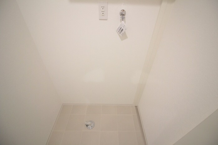 物件内観写真16　(洗濯機置場)
