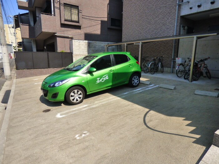 物件外観写真3　(駐車場)