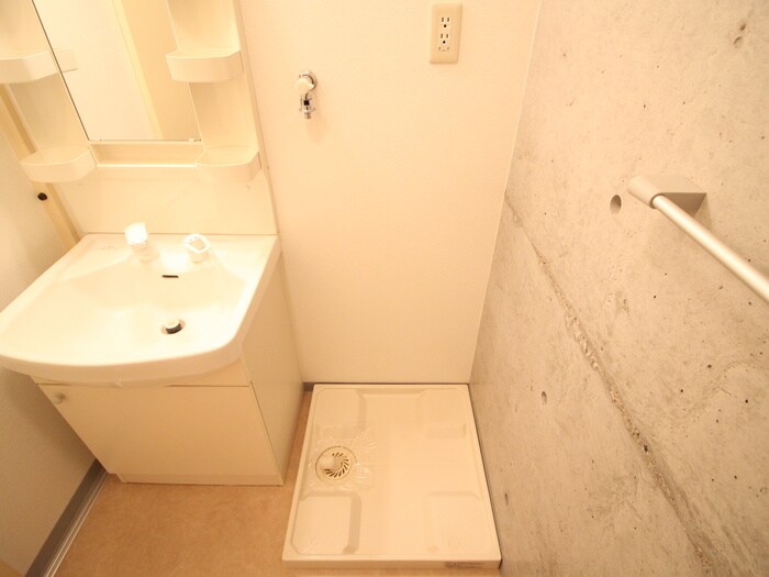 物件内観写真12　(洗濯機置場)