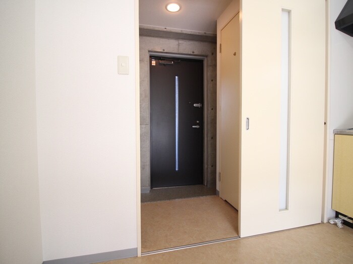 物件内観写真14　(玄関)