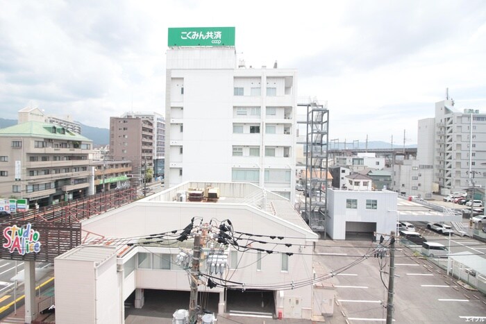 物件内観写真10　(室内からの展望)