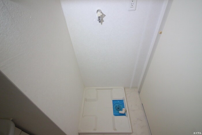 物件内観写真13　(洗濯機置場)