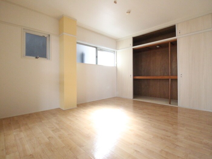 物件内観写真6　(居室)