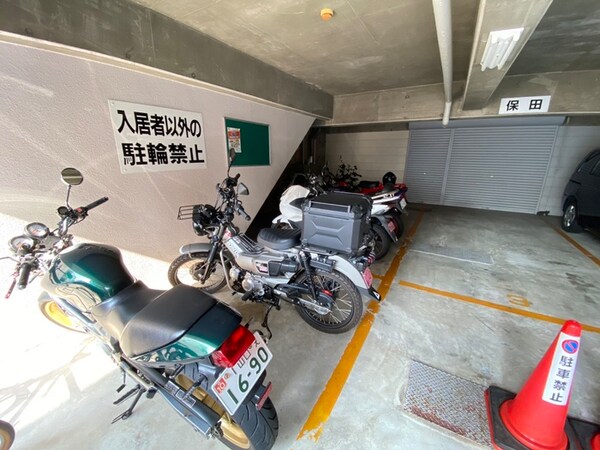 バイク置き場