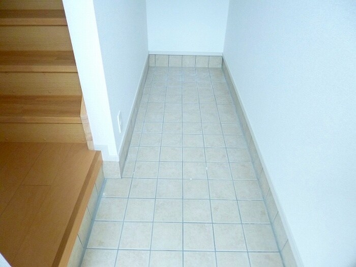 物件内観写真15　(玄関)