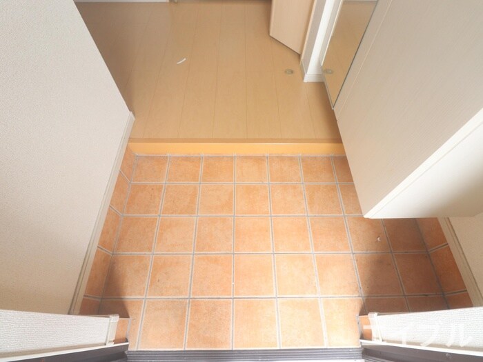 物件内観写真15　(玄関)