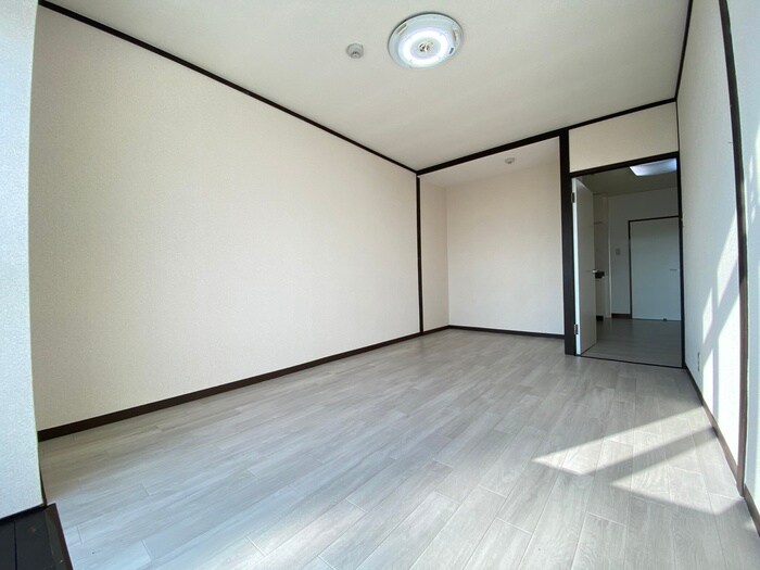 物件内観写真6　(居室)