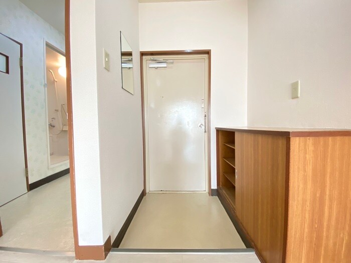 物件内観写真15　(玄関)