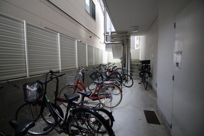 物件外観写真2　(駐輪場)