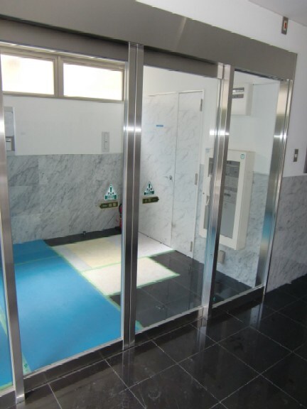 物件外観写真4　(エントランス部分)