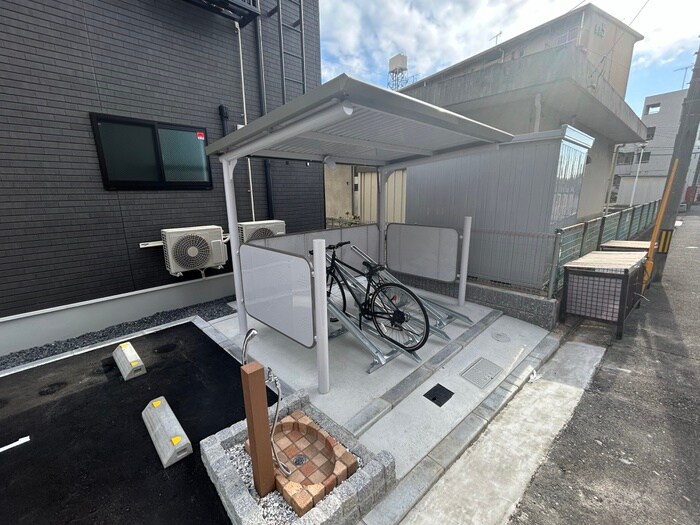 物件外観写真4　(駐輪場)