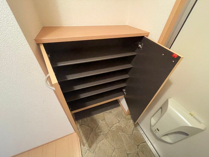 物件内観写真15　(靴箱)