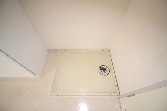 物件内観写真10　(洗濯機置場)