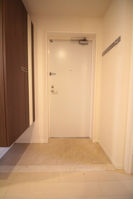 物件内観写真13　(玄関)