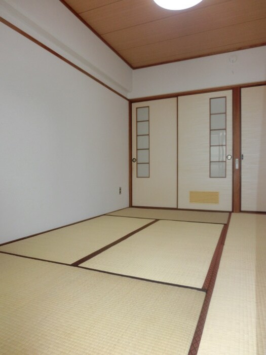 物件内観写真6　(居室)