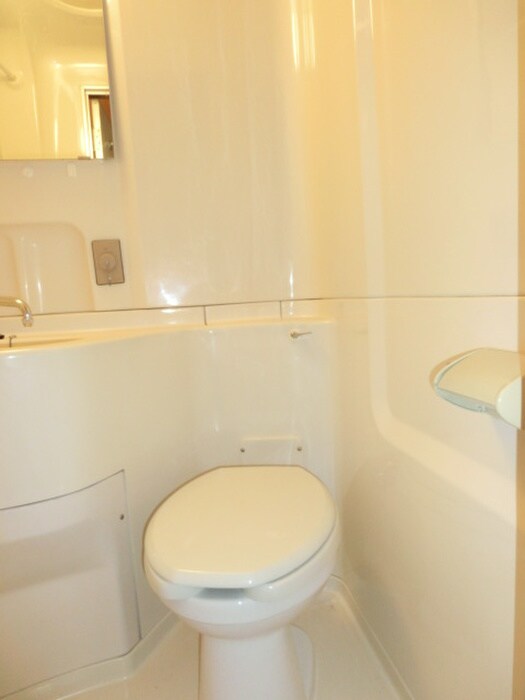 物件内観写真8　(トイレ)