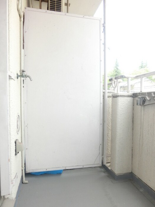 物件内観写真11　(洗濯機置場)