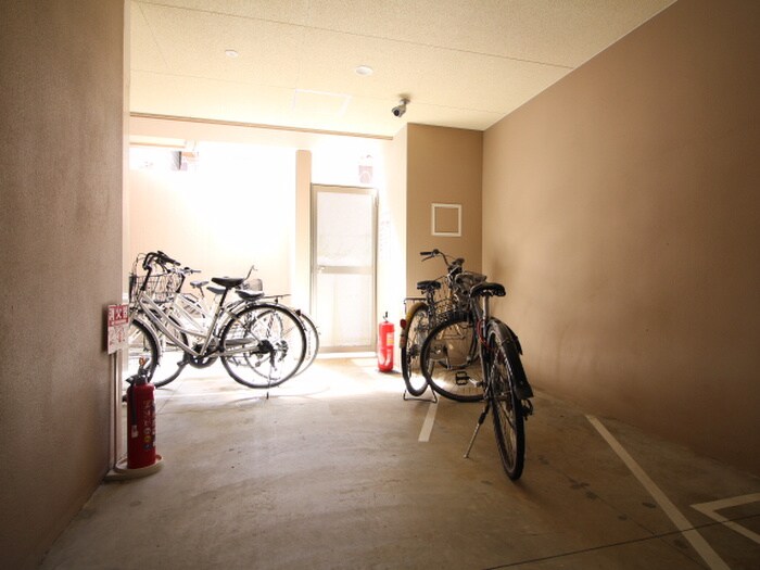 物件外観写真5　(駐輪場)