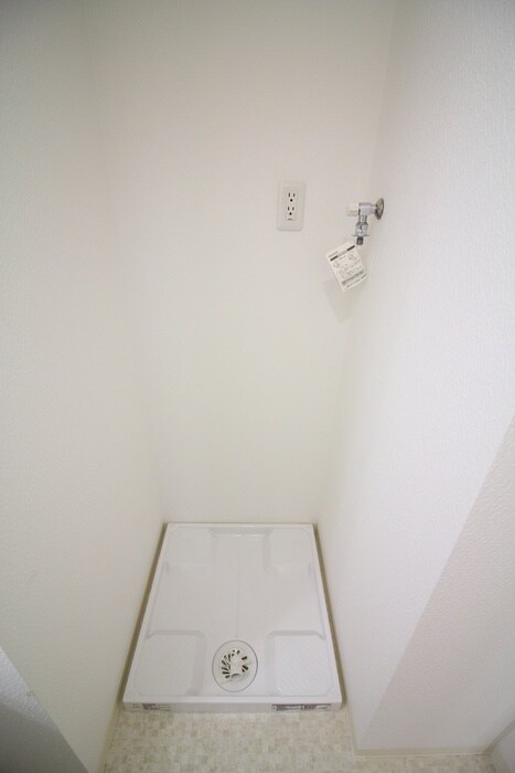 物件内観写真16　(洗濯機置場)