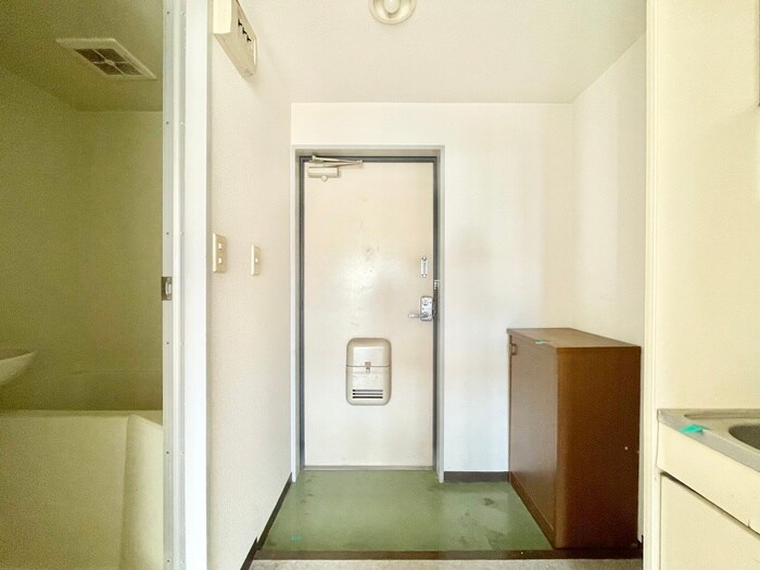 物件内観写真14　(玄関)