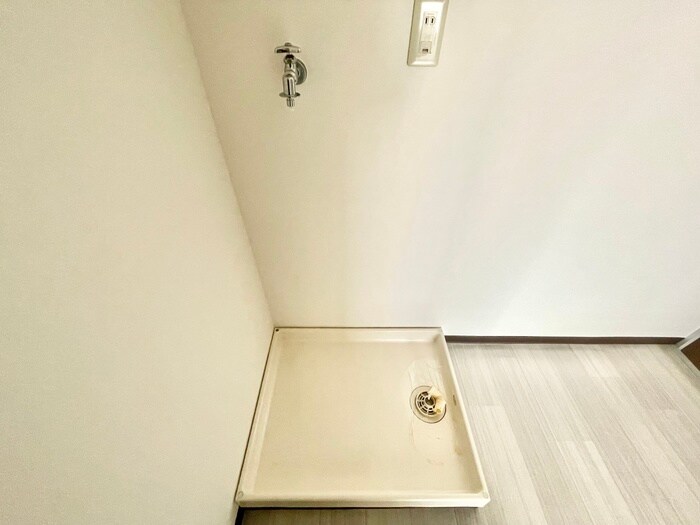 物件内観写真12　(洗濯機置場)