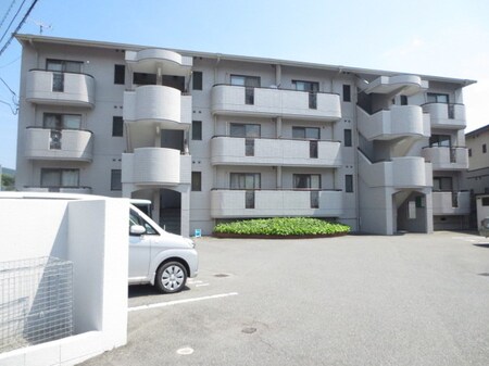 溝手マンション外観写真
