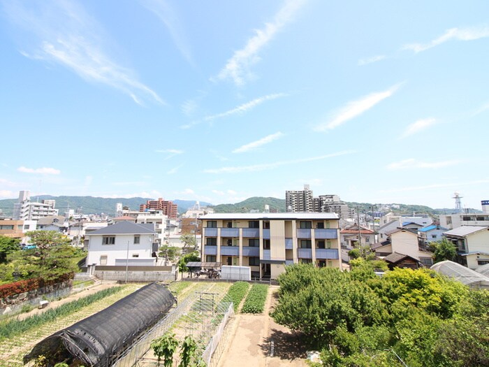 物件内観写真14　(室内からの展望)