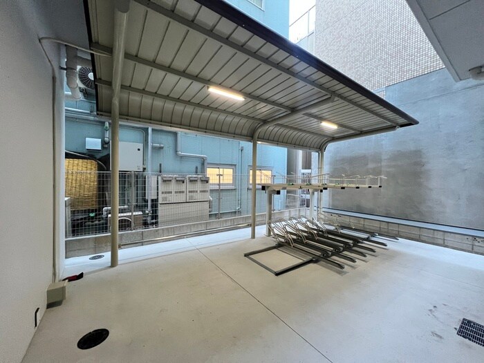 物件外観写真5　(駐輪場)
