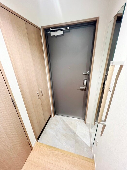 物件内観写真13　(玄関)