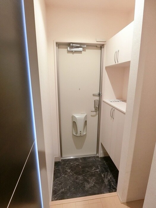 物件内観写真11　(玄関)