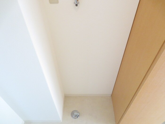 物件内観写真12　(洗濯機置場)