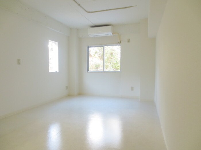 物件内観写真15　(室内からの展望)