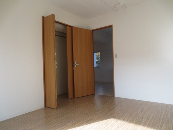 物件内観写真15　(収納)