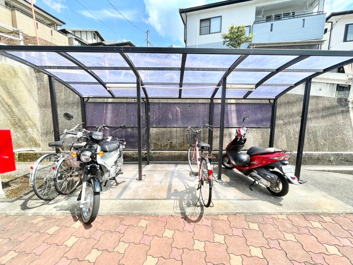 物件外観写真6　(駐輪場)