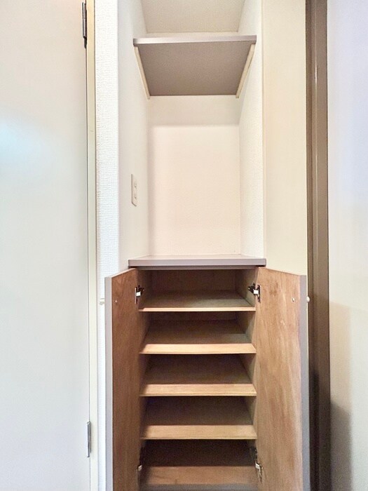 物件内観写真15　(靴箱)