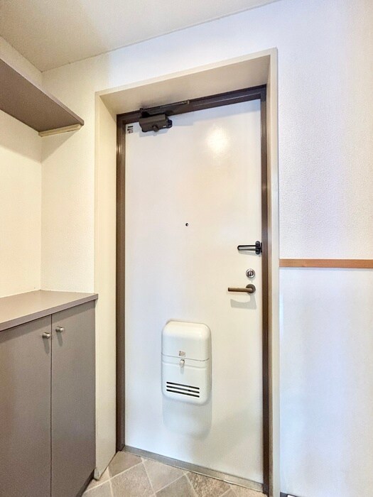 物件内観写真17　(玄関)