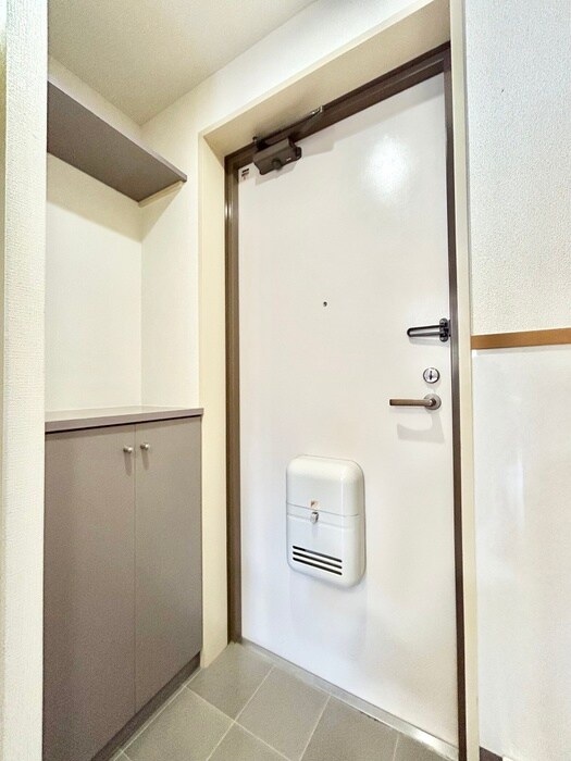 物件内観写真17　(玄関)