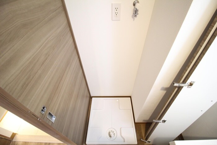 物件内観写真16　(洗濯機置場)