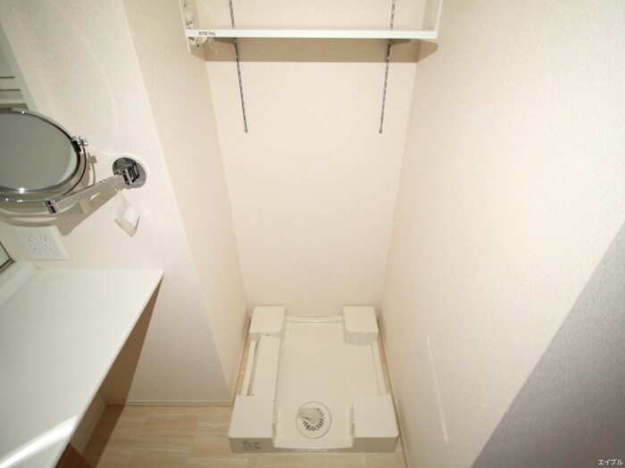 物件内観写真16　(洗濯機置場)