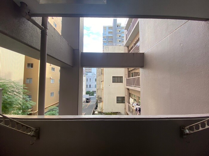 物件内観写真13　(室内からの展望)