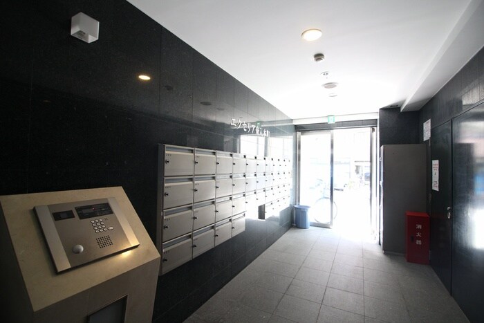 物件外観写真5　(エントランス部分)