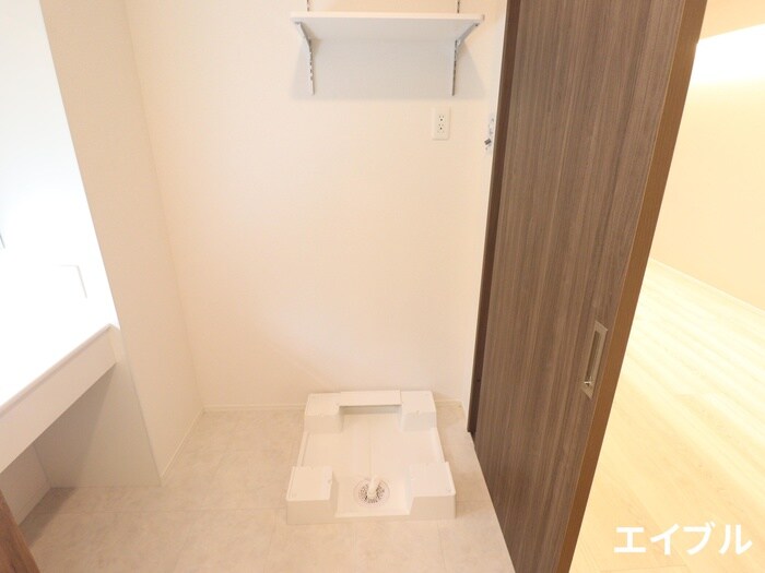 物件内観写真12　(洗濯機置場)