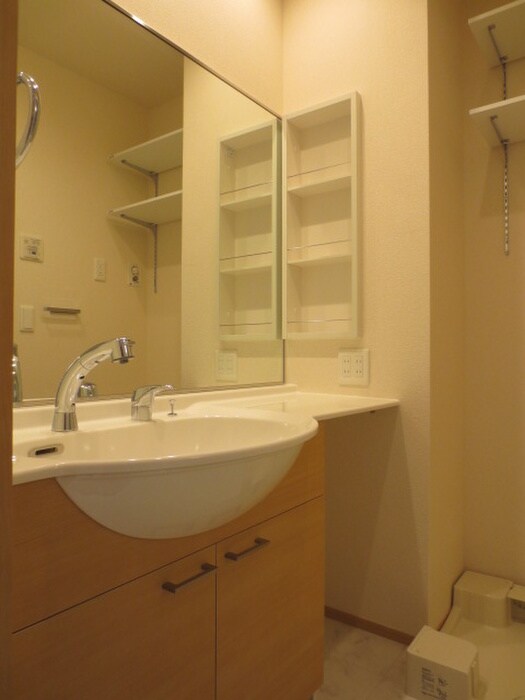 物件内観写真8　(洗面)