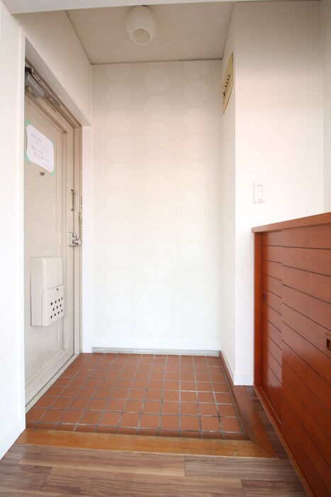 物件内観写真11　(玄関)