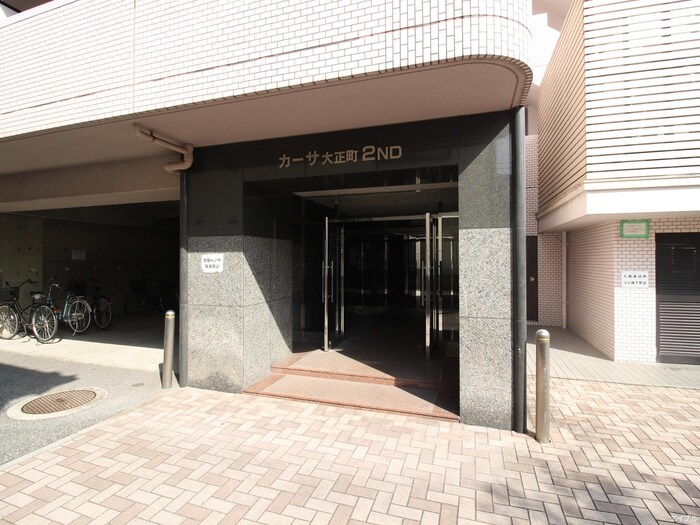 物件外観写真4　(エントランス部分)