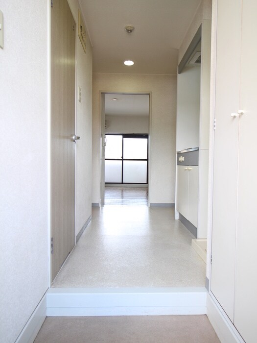 物件内観写真11　(玄関)