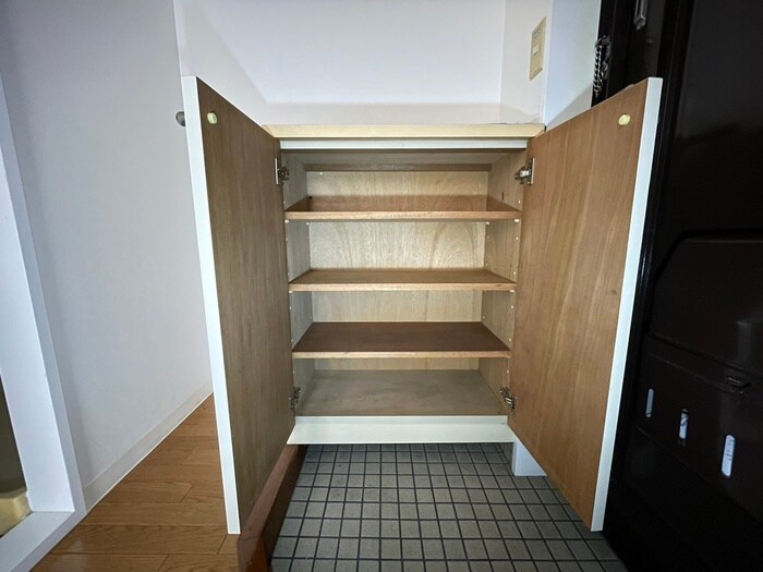 物件内観写真12　(靴箱)