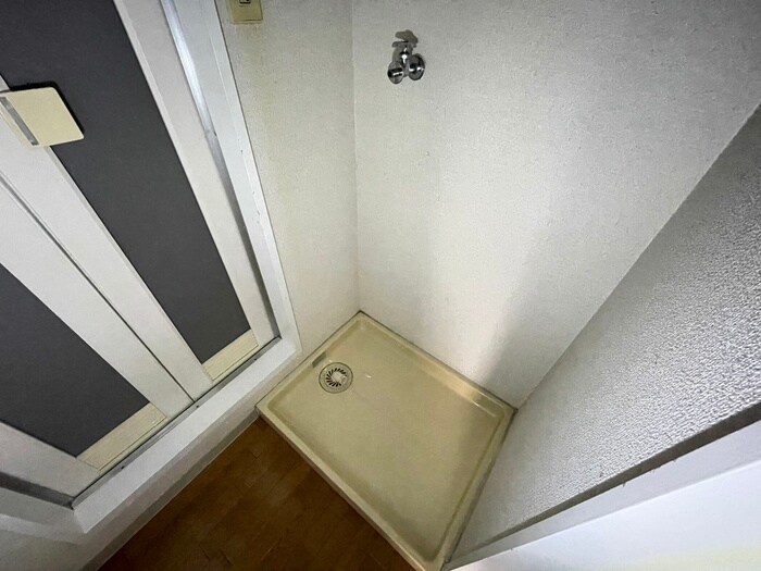 物件内観写真16　(洗濯機置場)