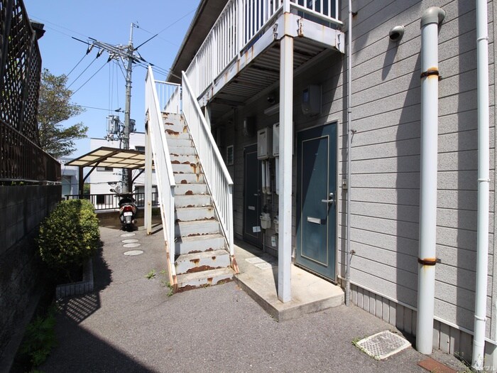 物件外観写真2　(エントランス部分)