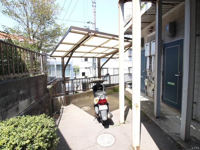 物件外観写真4　(駐輪場)